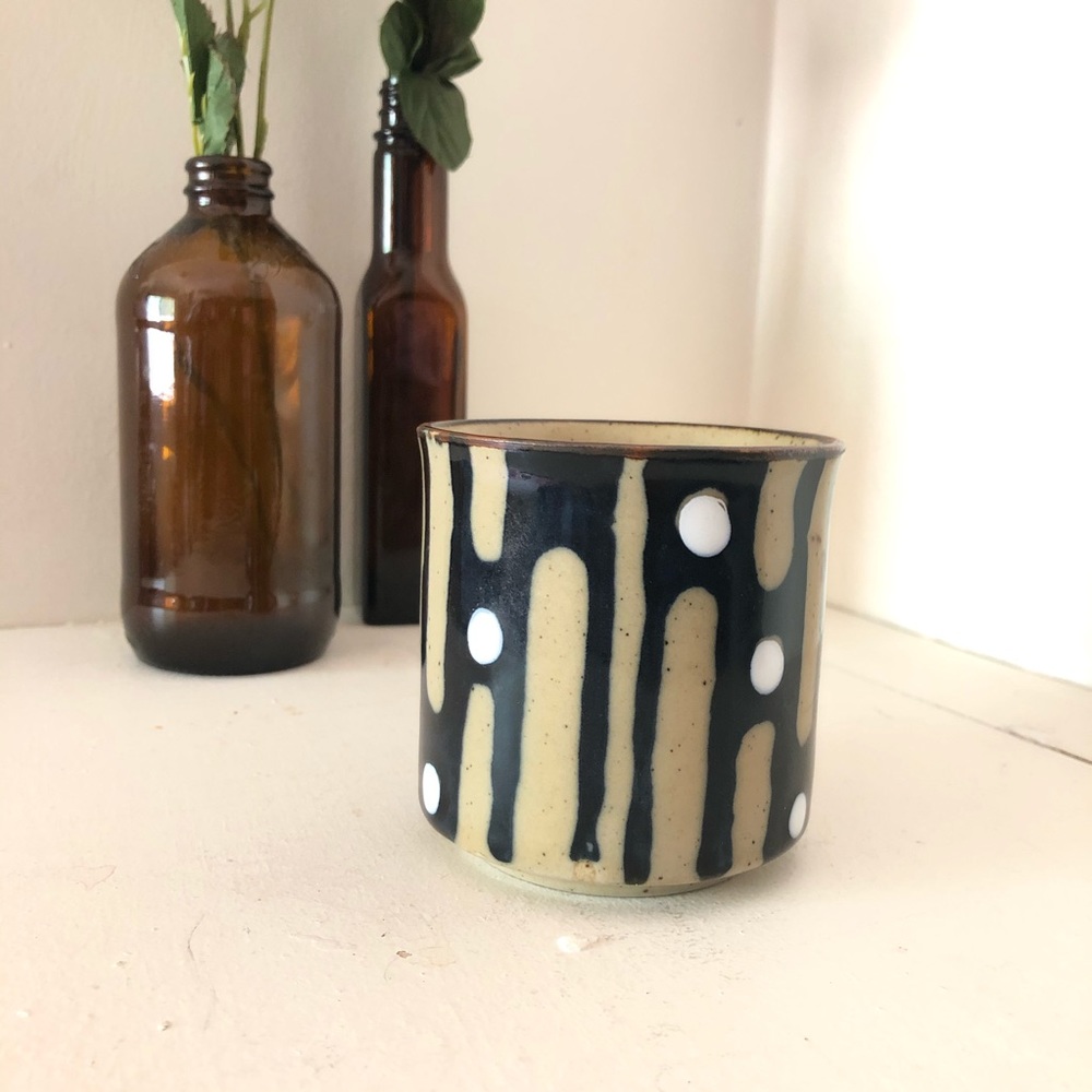 Vintage neutral ceramic mug polkadots - Picture 3 of 5